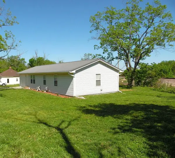 422 E South Street, Mansfield, MO 65704