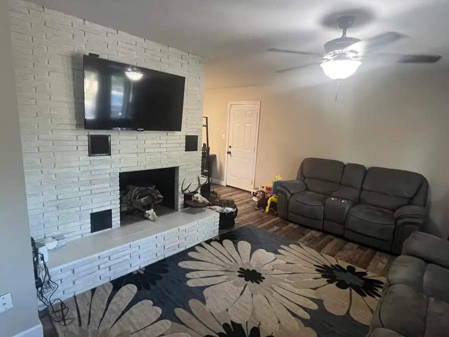 1307 Porter Avenue, Aurora, MO 65605 - #3
