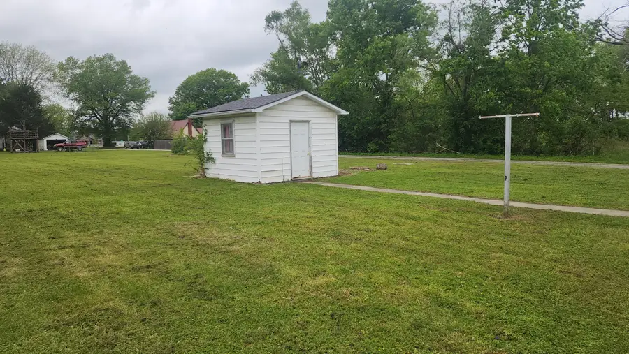 207 N Lilly Street, Greenfield, MO 65661 - #3