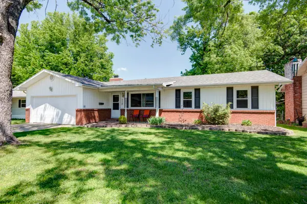 860 S Luster Avenue, Springfield, MO 65802