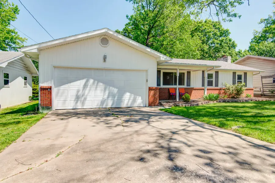 860 S Luster Avenue, Springfield, MO 65802 - #3