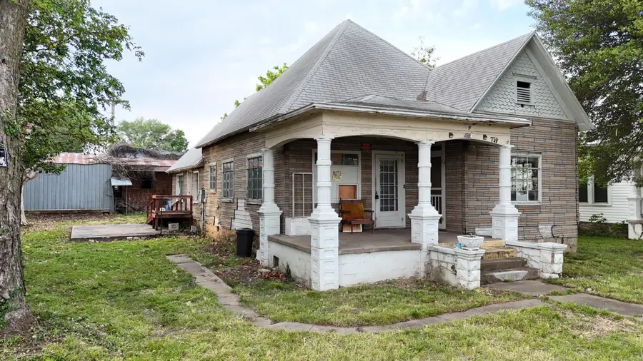 718 E Broadway Street, Monett, MO 65708 - #2
