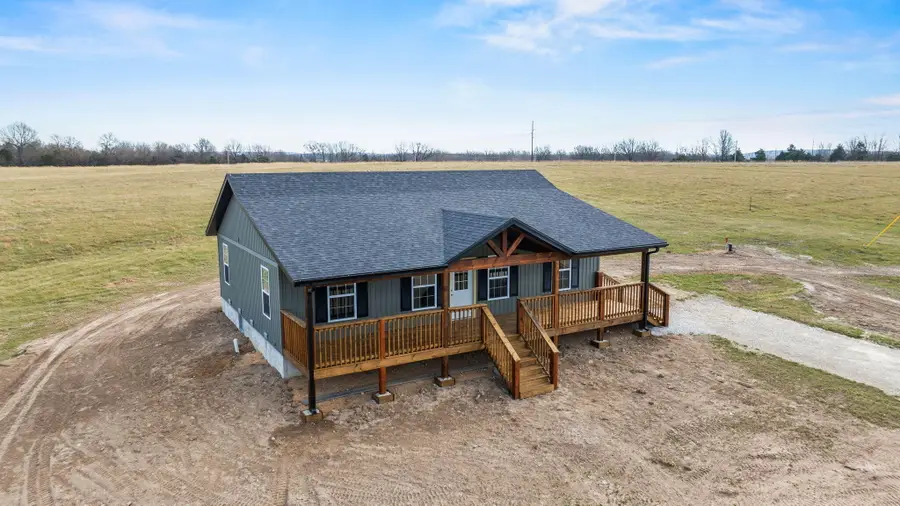 110 S Crossway Road, Marshfield, MO 65706 - #2