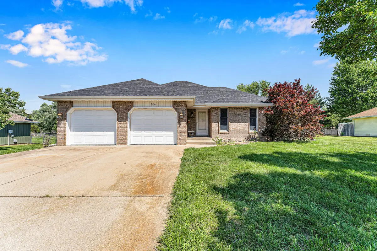 604 S Redbud Avenue, Strafford, MO 65757 - #1