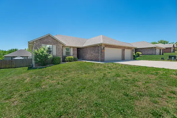 1070 E Lakota Street, Nixa, MO 65714