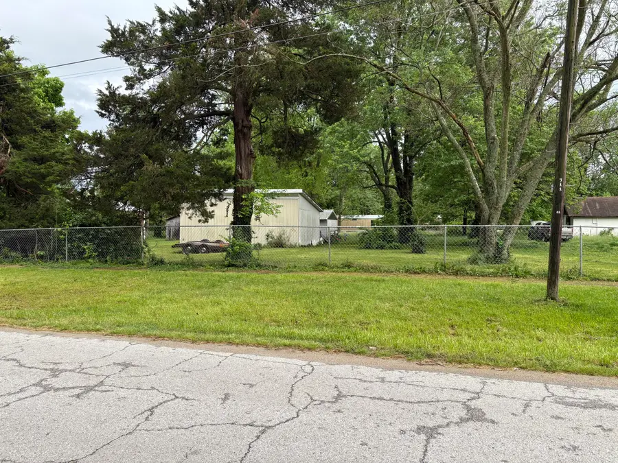 320 E Washington Street, Seymour, MO 65746 - #2