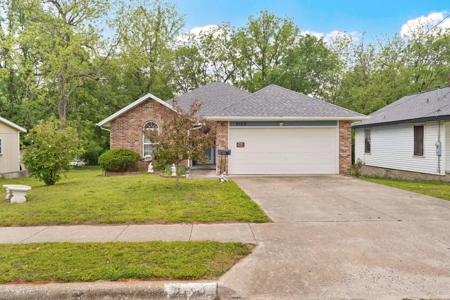 2122 N Nettleton Avenue, Springfield, MO 65803 - #2