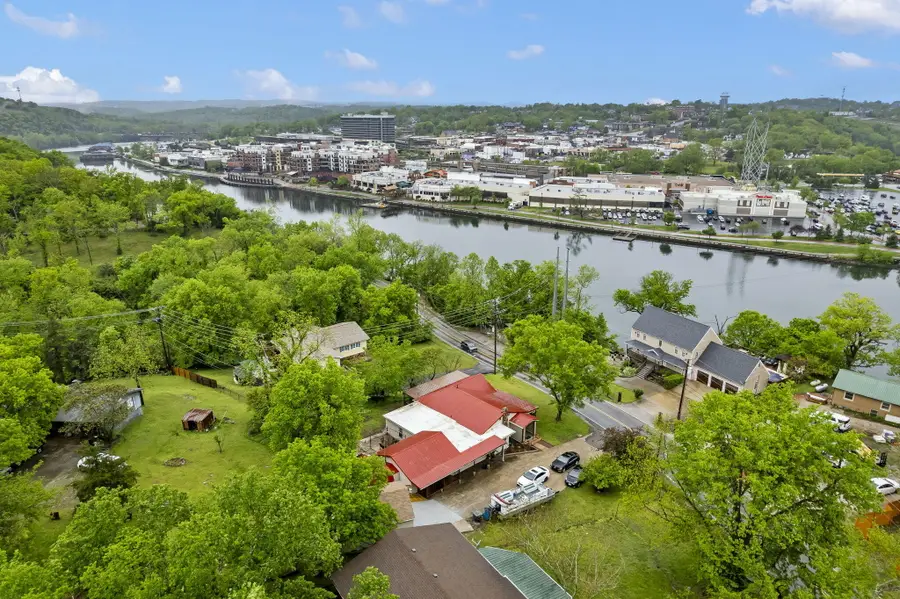 622 Lake Shore Drive, Branson, MO 65616 - #2