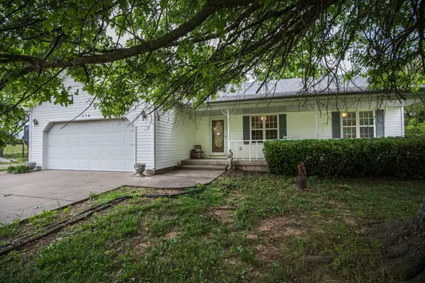 376 W State Highway Dd, Lamar, MO 64759