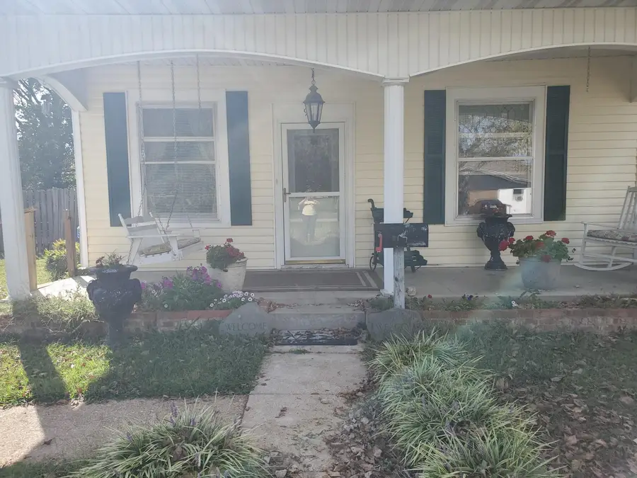 901 Augusta Street, Houston, MO 65483 - #3