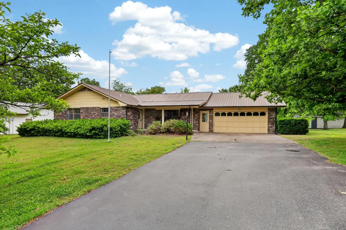 421 W South Street Street, Neosho, MO 64850 - #1
