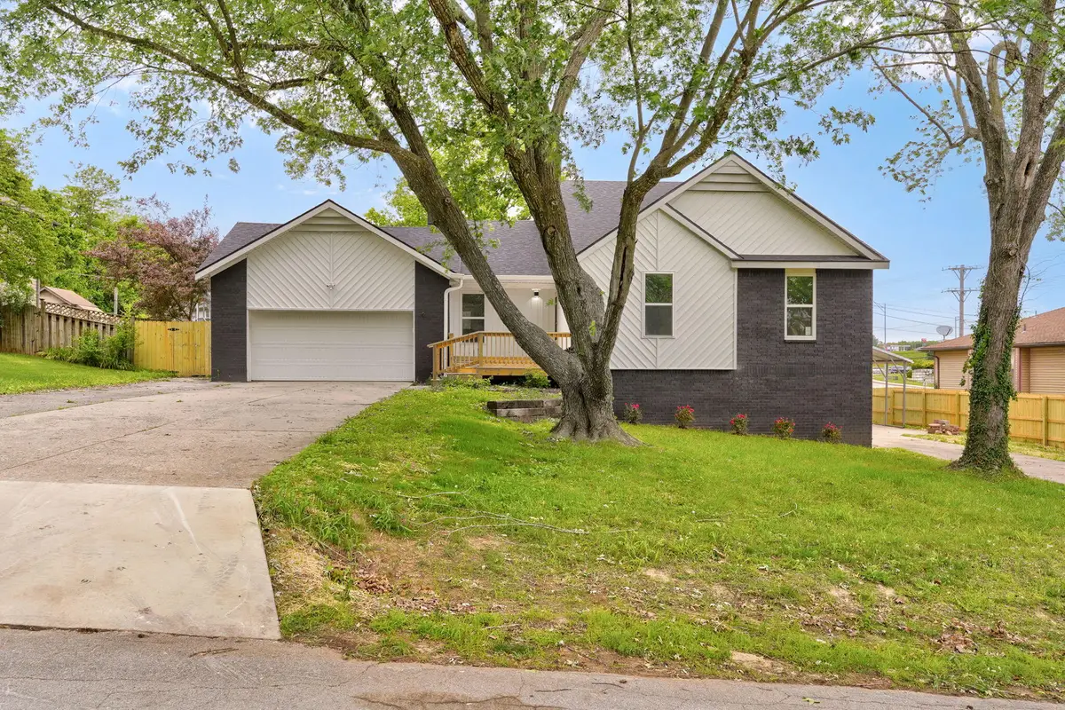 2021 E Lark Street, Springfield, MO 65804 - #1