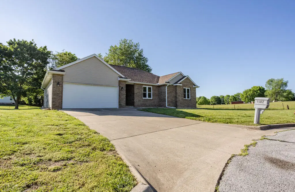 1502 S 17th Avenue, Ozark, MO 65721 - #1