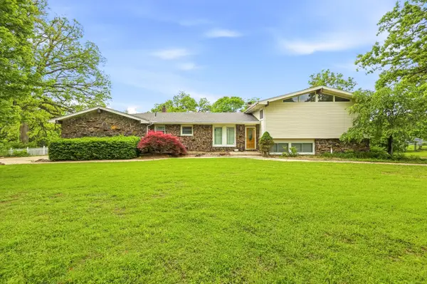 5740 E Catalpa Street, Springfield, MO 65809
