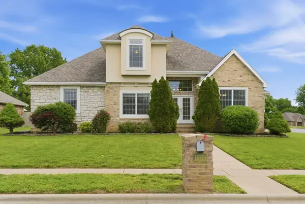1009 E Gaslight Drive, Springfield, MO 65810