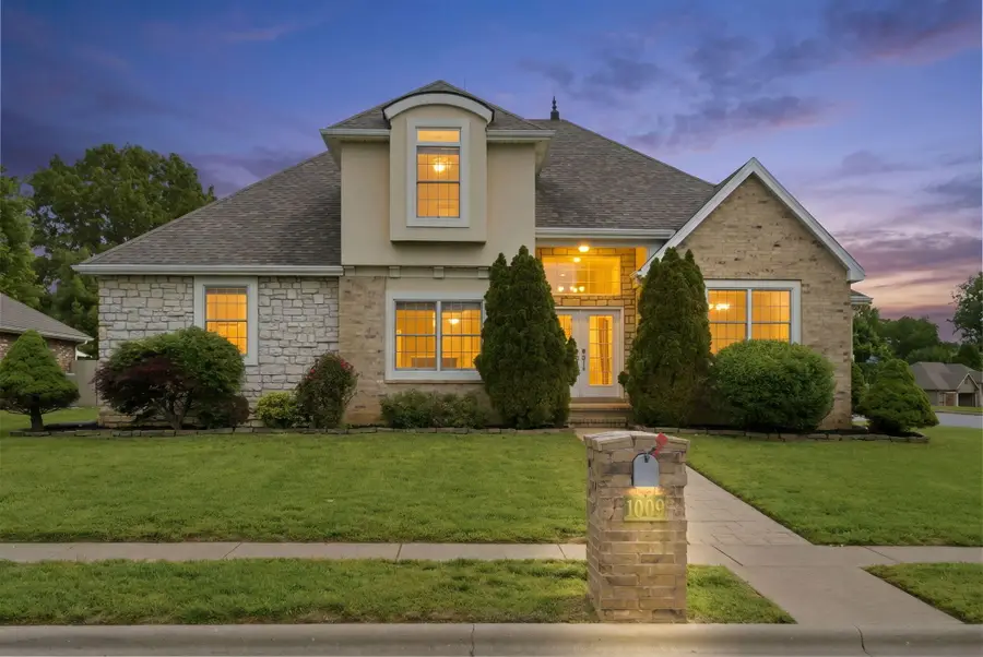 1009 E Gaslight Drive, Springfield, MO 65810 - #2