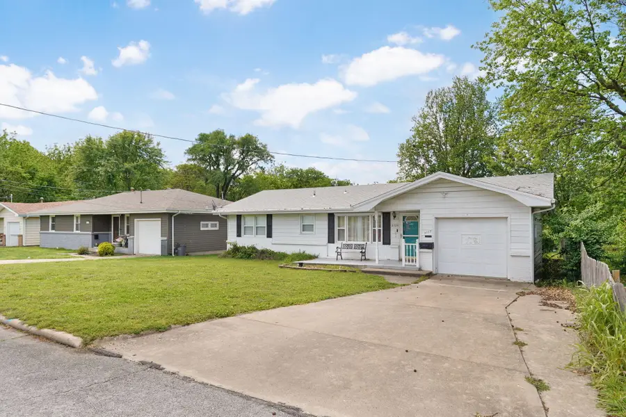 2723 N Missouri Avenue, Springfield, MO 65803 - #3