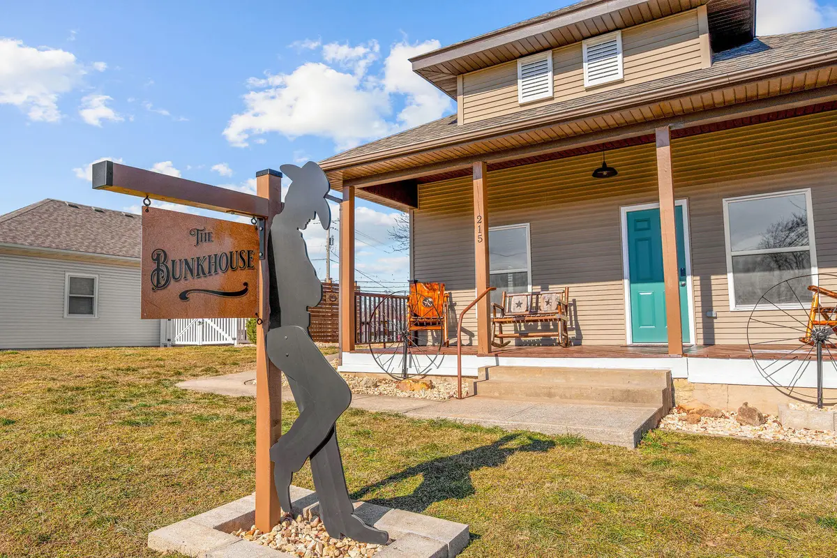 215 W College Street, Branson, MO 65616 - #1