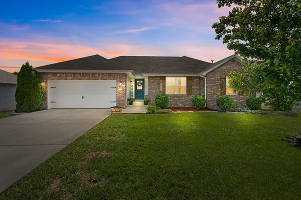 1920 N Seabrook Drive, Nixa, MO 65714