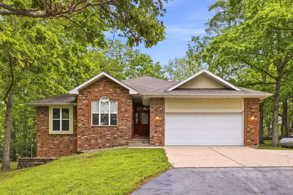 123 Oak Tree Circle, Ozark, MO 65721