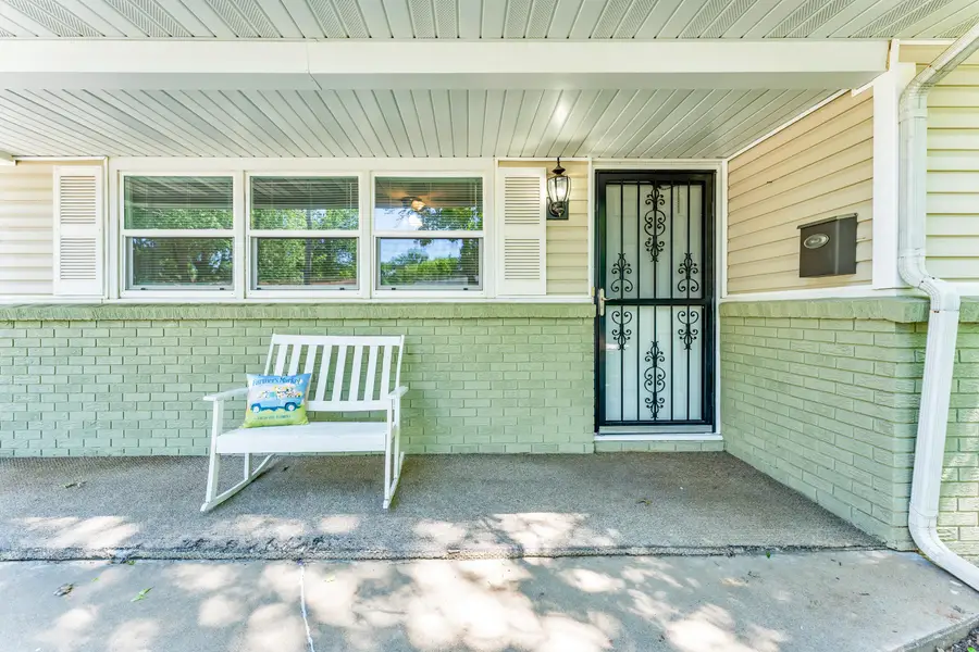 1261 E Gretna Street, Springfield, MO 65804 - #3