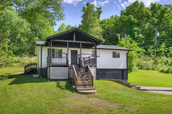 1411 Knapp Court, Neosho, MO 64850