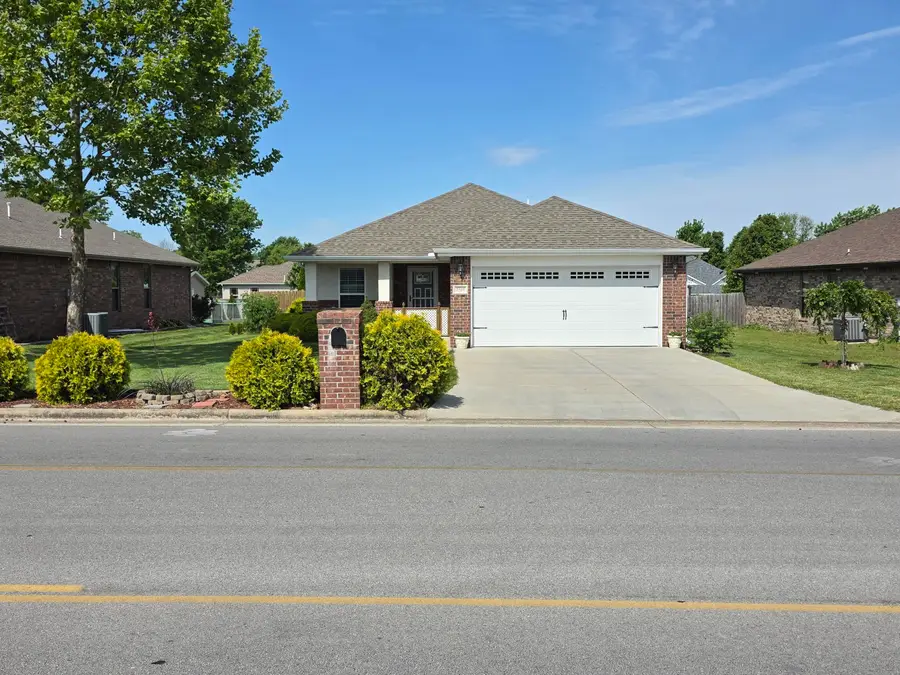 2505 S River Street, Carthage, MO 64836 - #3