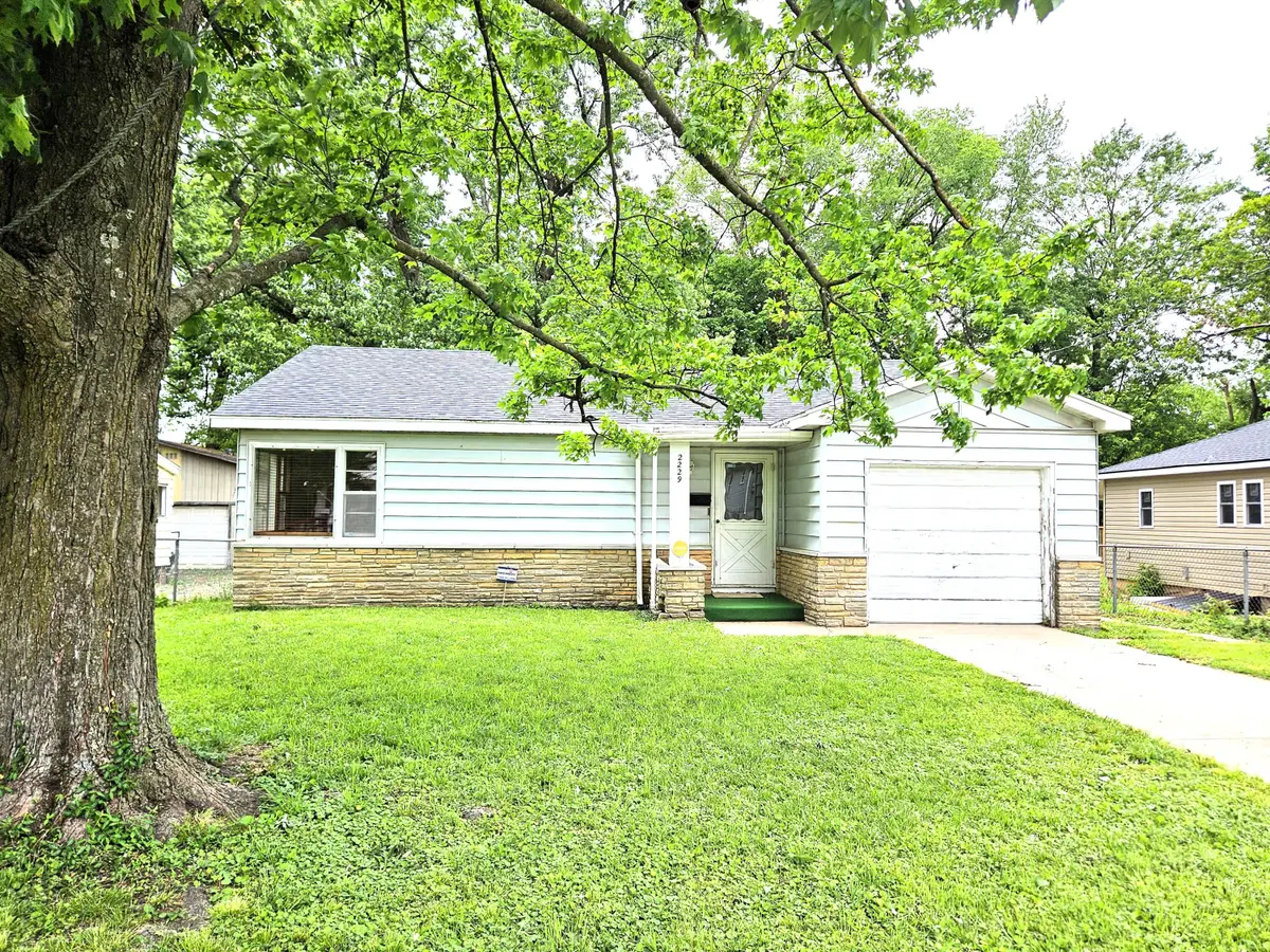 2229 N Kellett Avenue, Springfield, MO 65803 - #1