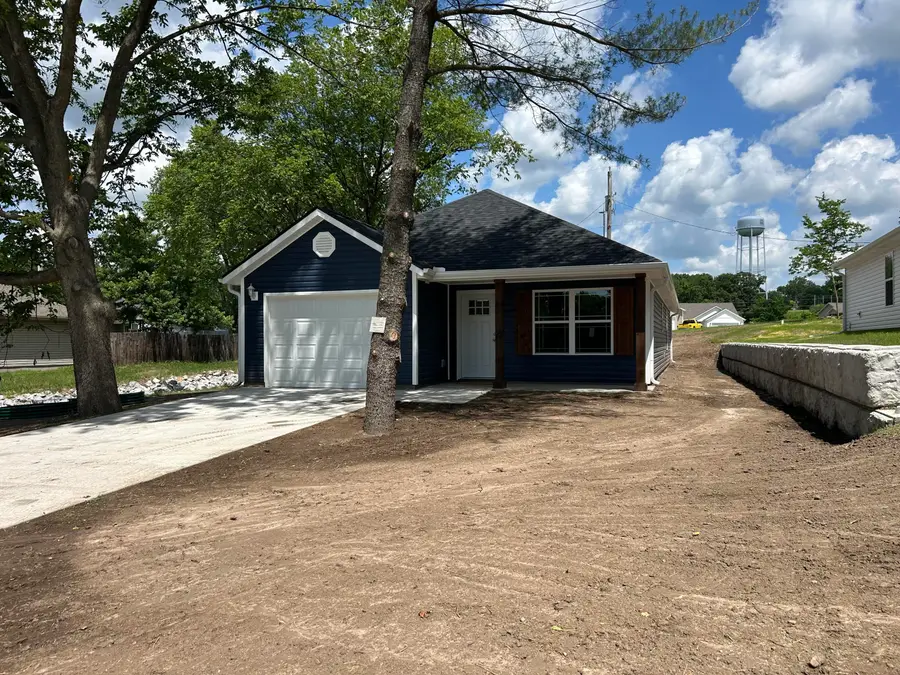 707 N Tennessee Avenue, Carterville, MO 64835 - #2