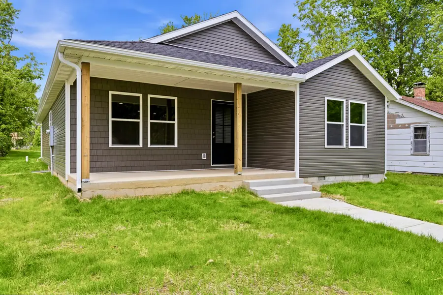 915 S Hudson Avenue, Aurora, MO 65605 - #2
