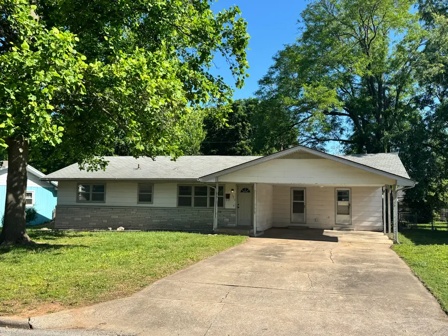 1317 E Cambridge Street, Springfield, MO 65804 - #2
