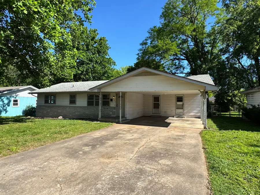 1317 E Cambridge Street, Springfield, MO 65804 - #3