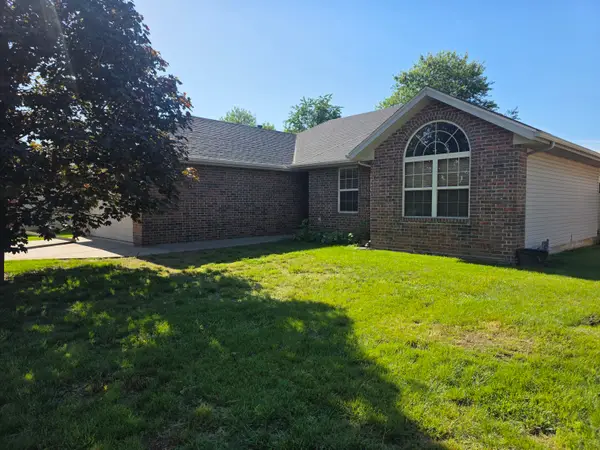 988 W Bates Drive, Nixa, MO 65714
