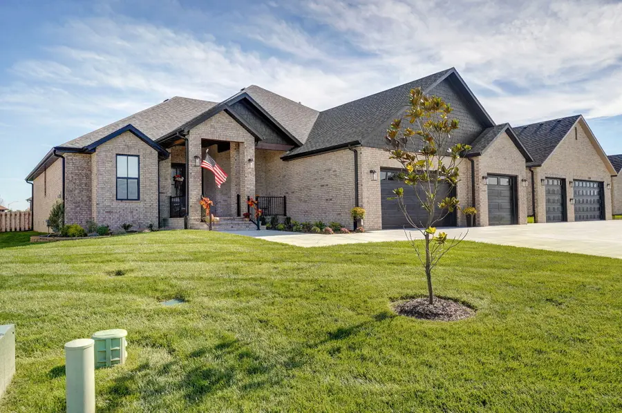 1734 N Marlowe Avenue, Springfield, MO 65802 - #3