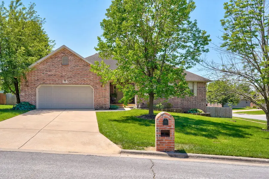 5120 E Sugarwood Street, Springfield, MO 65809 - #2