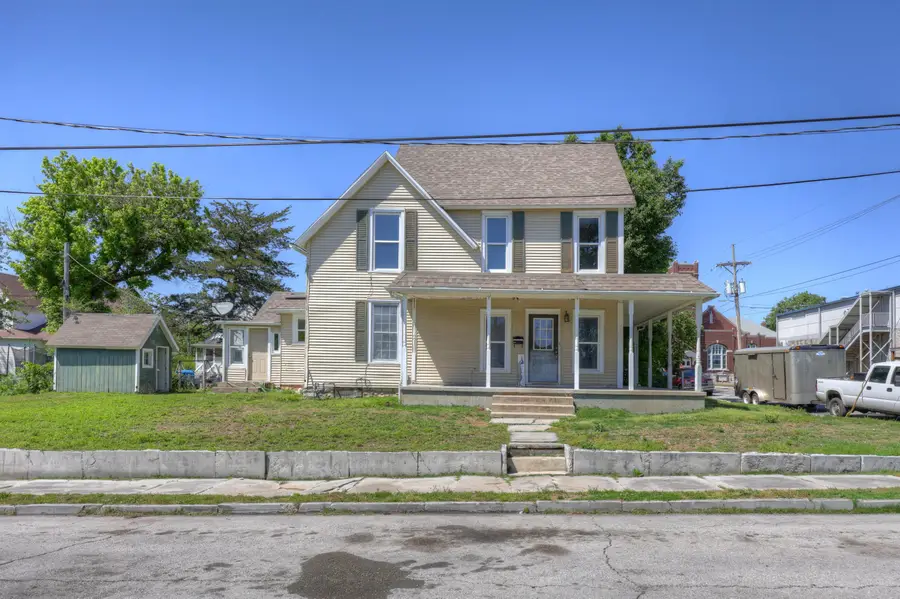 813 Lyon Street, Carthage, MO 64836 - #2
