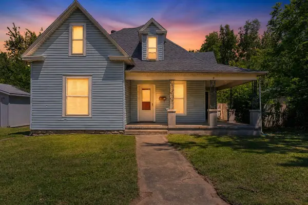 2042 N Boonville Avenue, Springfield, MO 65803