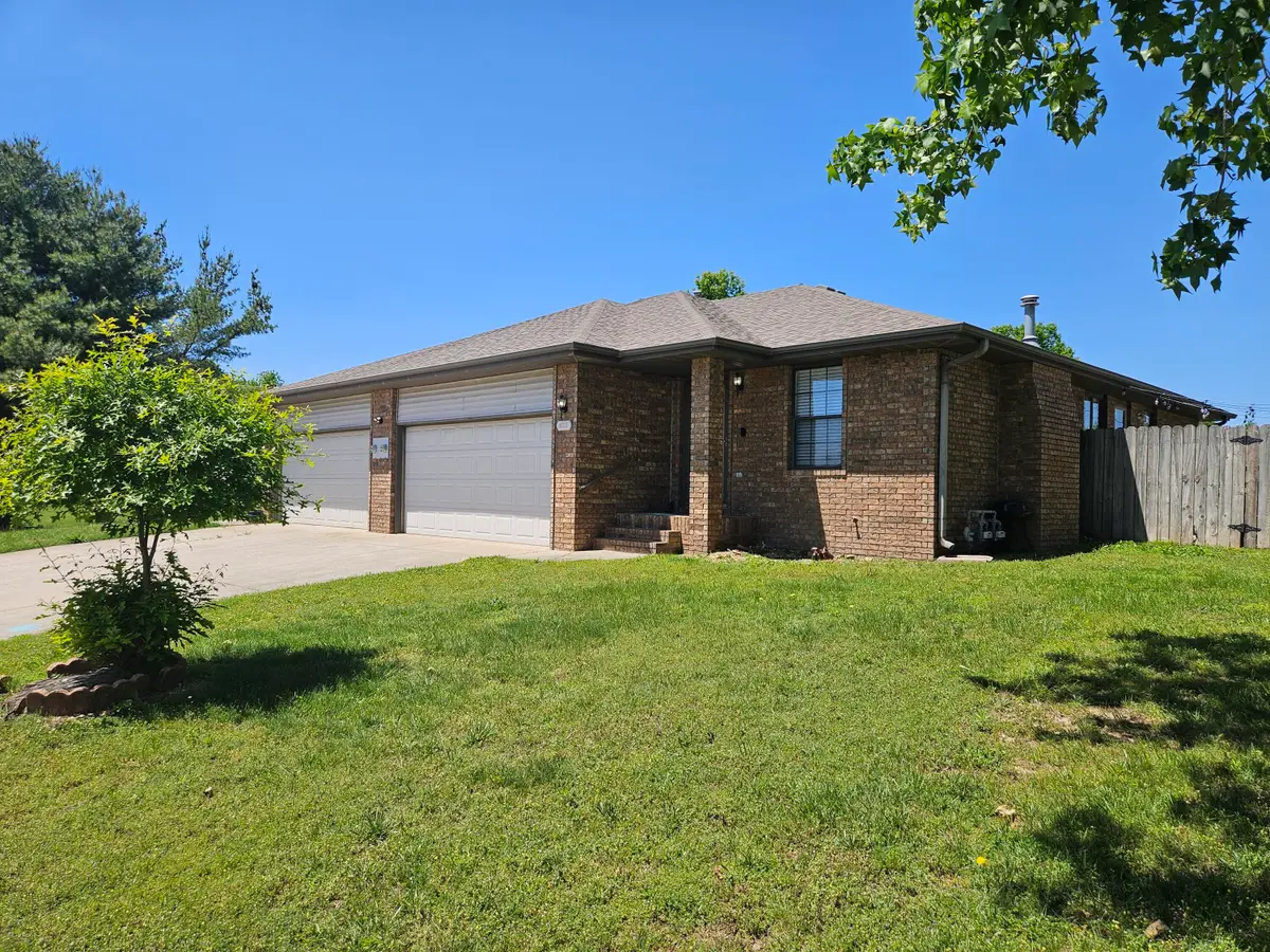601 W Warren Avenue, Ozark, MO 65721 - #1