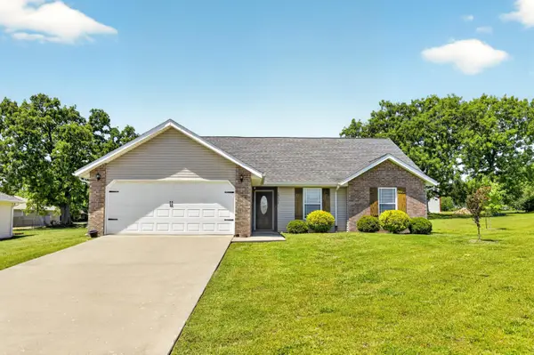 2702 Neosho Heights Circle, Neosho, MO 64850