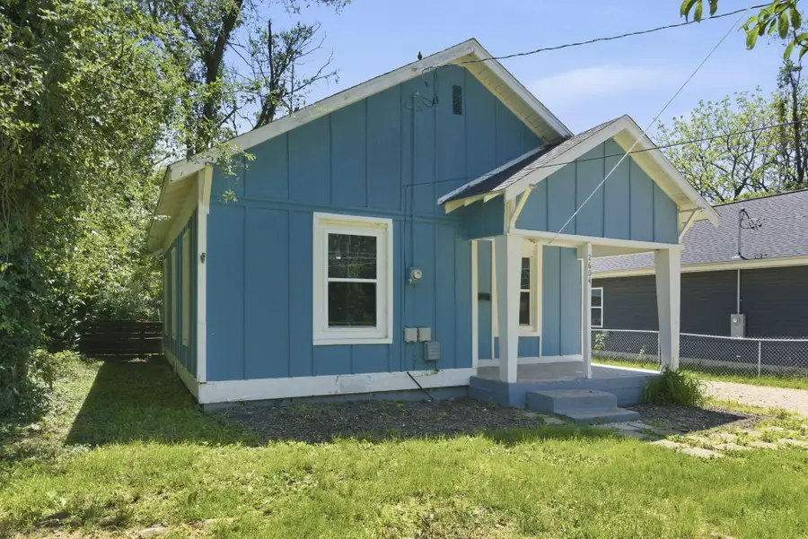 2604 W Calhoun Street, Springfield, MO 65802 - #3