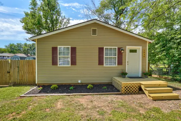 2938 W Grand Street, Springfield, MO 65802