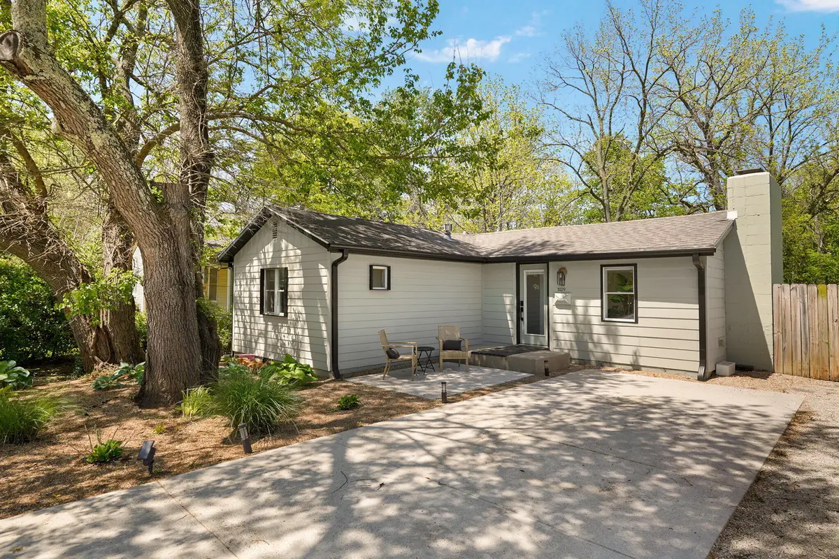 1029 E Seminole Street, Springfield, MO 65807 - #1