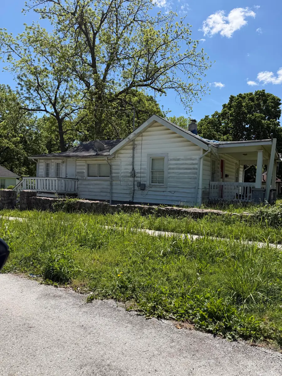 1634 N Rogers Avenue, Springfield, MO 65803 - #2