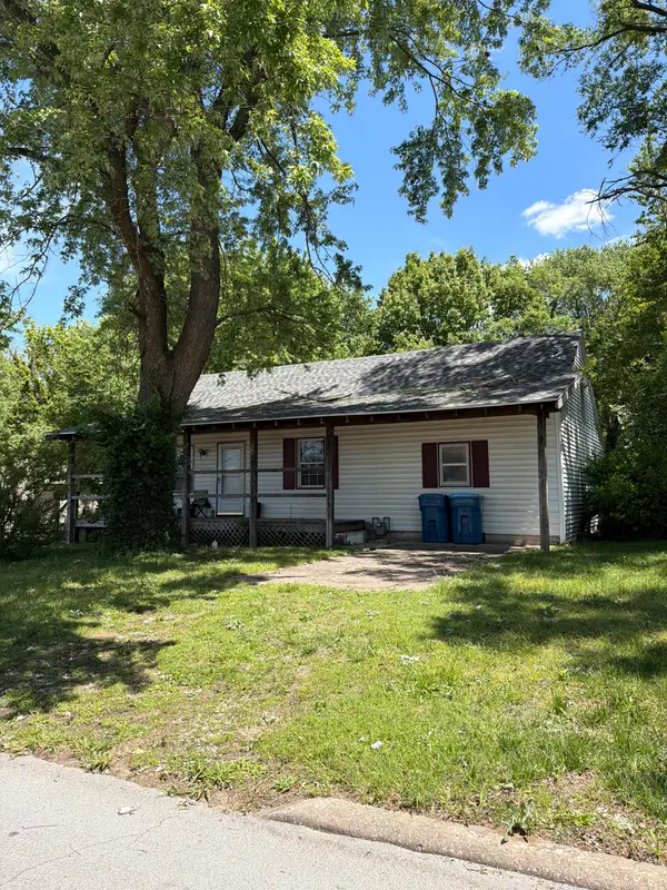 2258 N Weller Avenue, Springfield, MO 65803