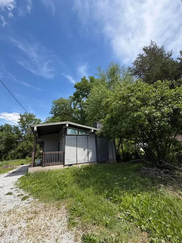 1626 N Golden Avenue, Springfield, MO 65802