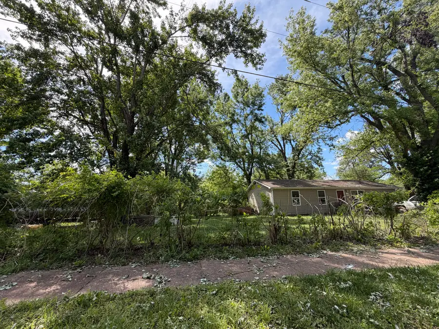 1157 S Hillcrest Avenue, Springfield, MO 65802 - #2