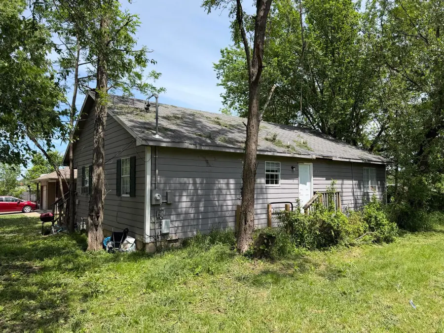 1464 N Brown Avenue, Springfield, MO 65802 - #3