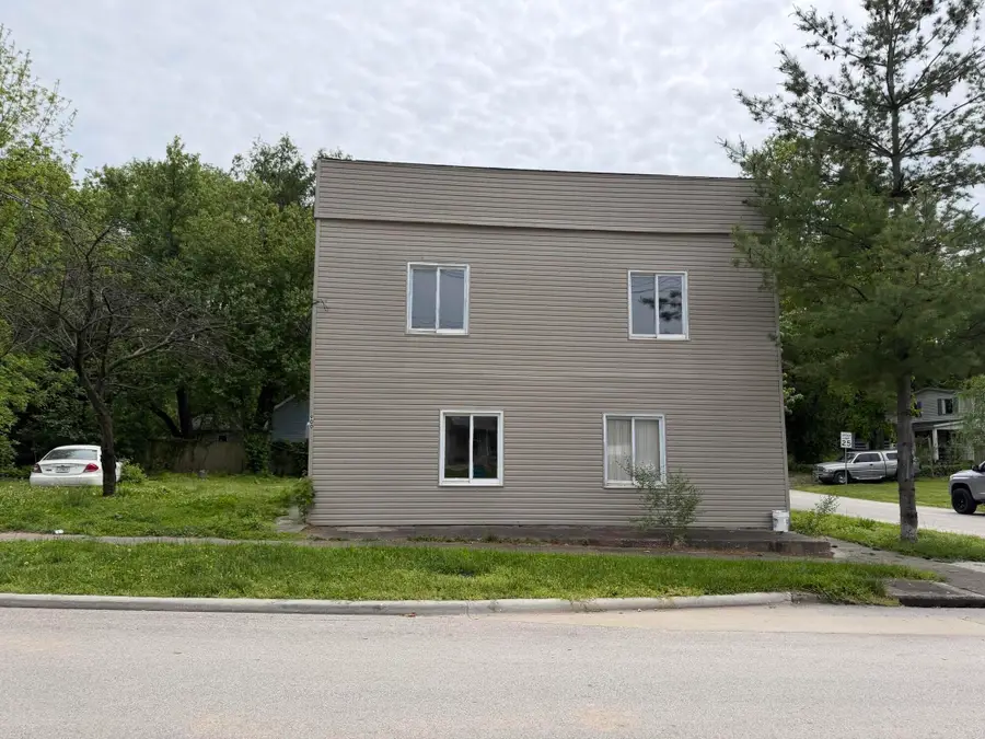 900 E Dale Street, Springfield, MO 65803 - #2