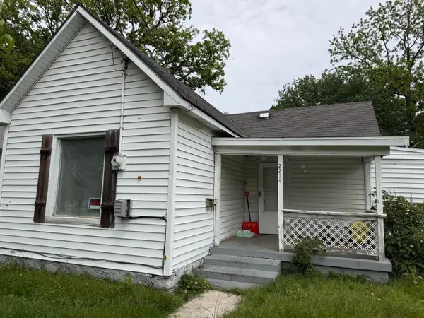 2214 N Travis Avenue, Springfield, MO 65803