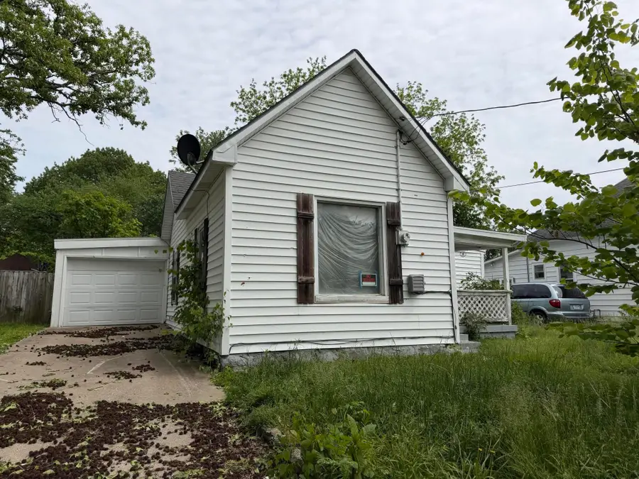 2214 N Travis Avenue, Springfield, MO 65803 - #2